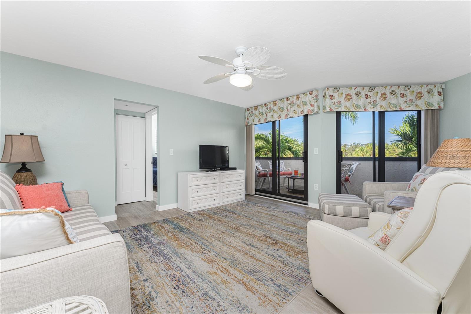 Image 7 of 32 For 2955 Beach Road E122