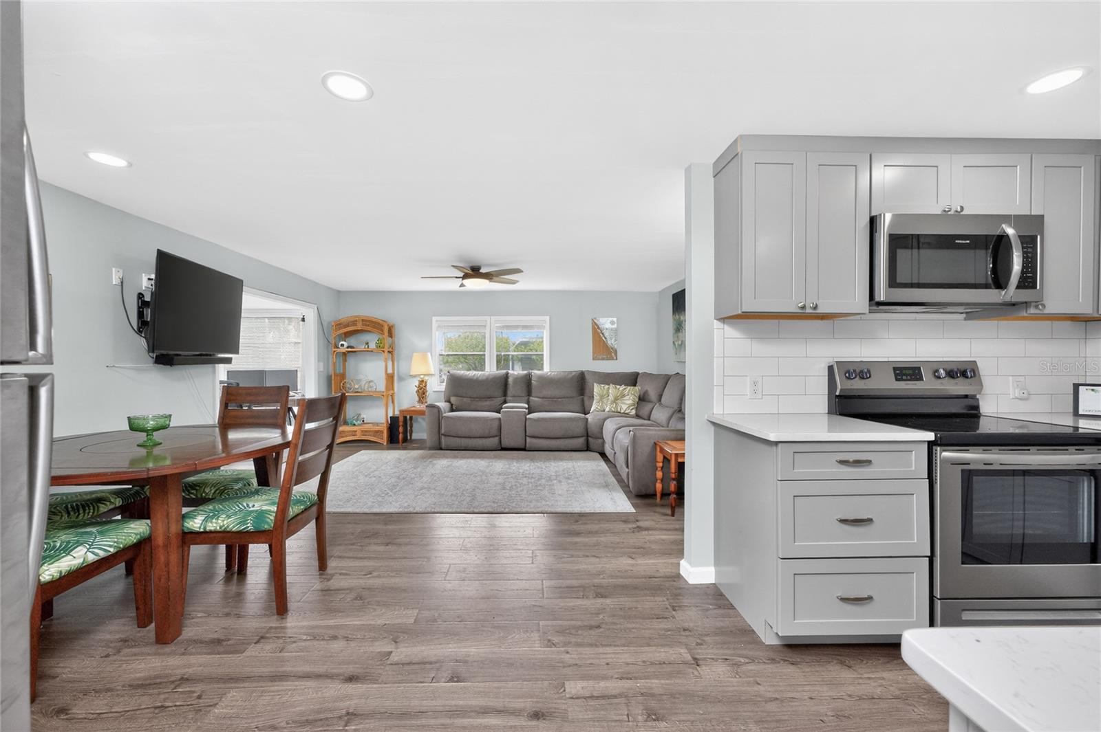 Image 17 of 48 For 258 Via De Luna