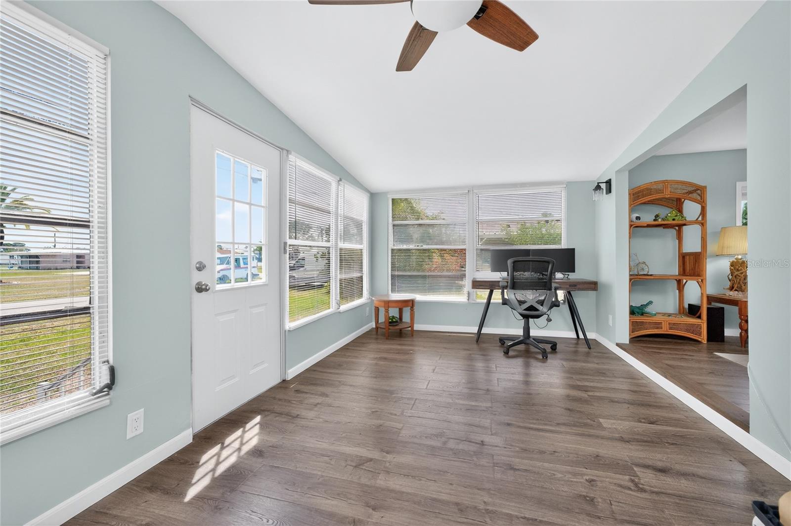 Image 19 of 48 For 258 Via De Luna