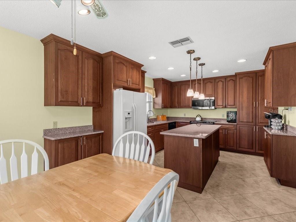 Image 12 of 46 For 322 Falling Waters Lane 163