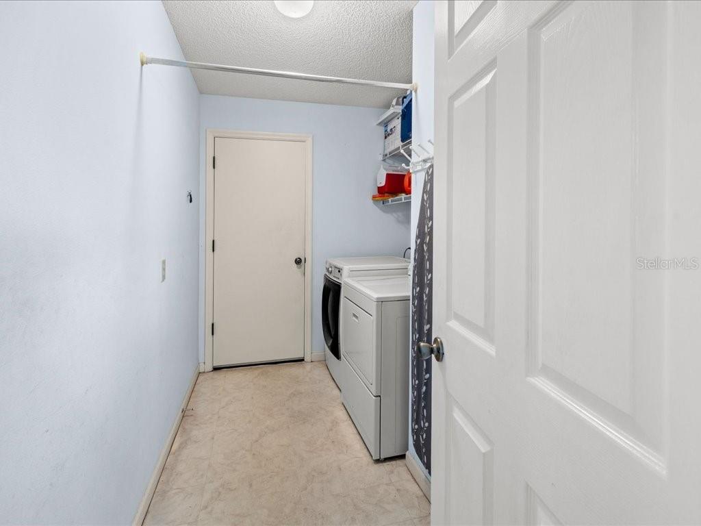 Image 26 of 46 For 322 Falling Waters Lane 163