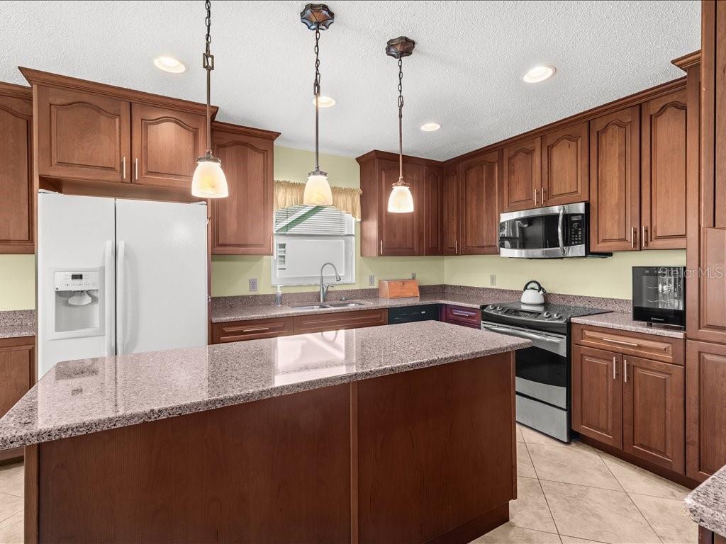 Image 7 of 46 For 322 Falling Waters Lane 163