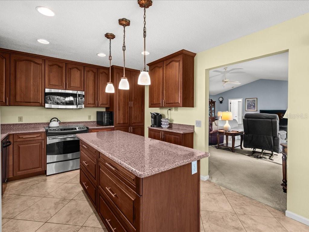 Image 8 of 46 For 322 Falling Waters Lane 163