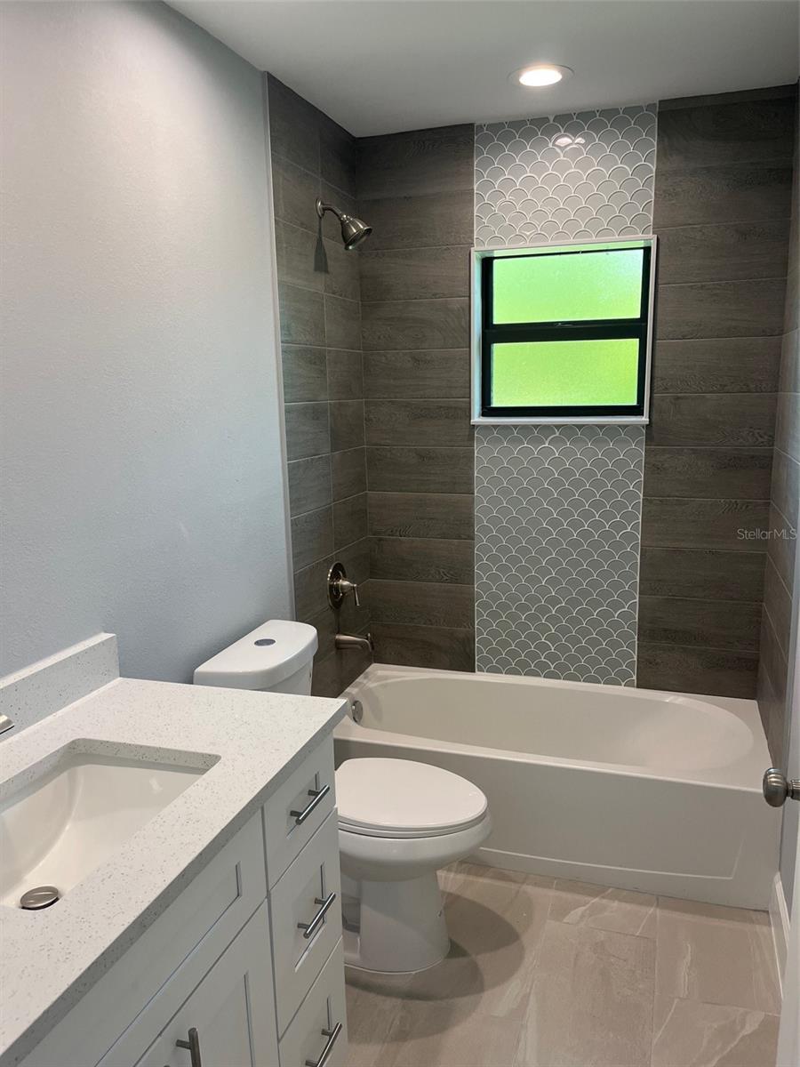 Image 12 of 16 For 13180 Amaryllis Circle