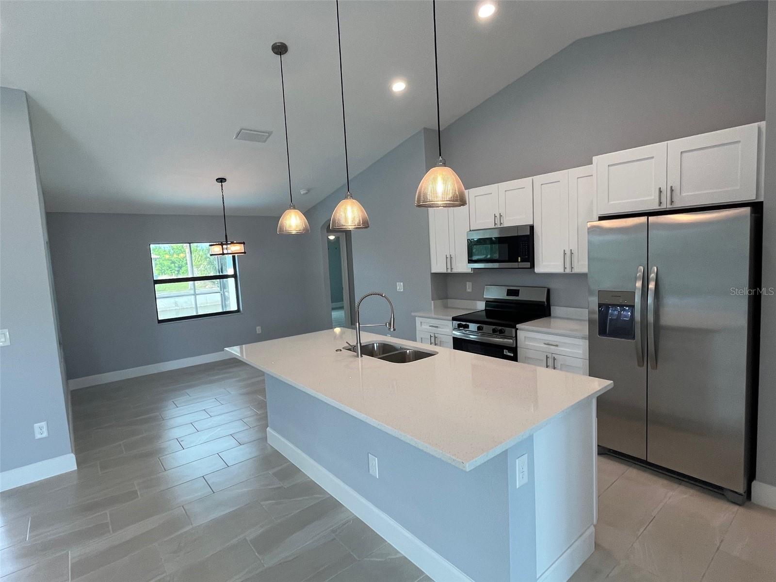 Image 2 of 16 For 13180 Amaryllis Circle