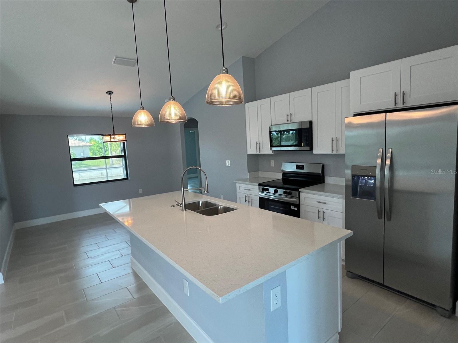 Image 4 of 16 For 13180 Amaryllis Circle