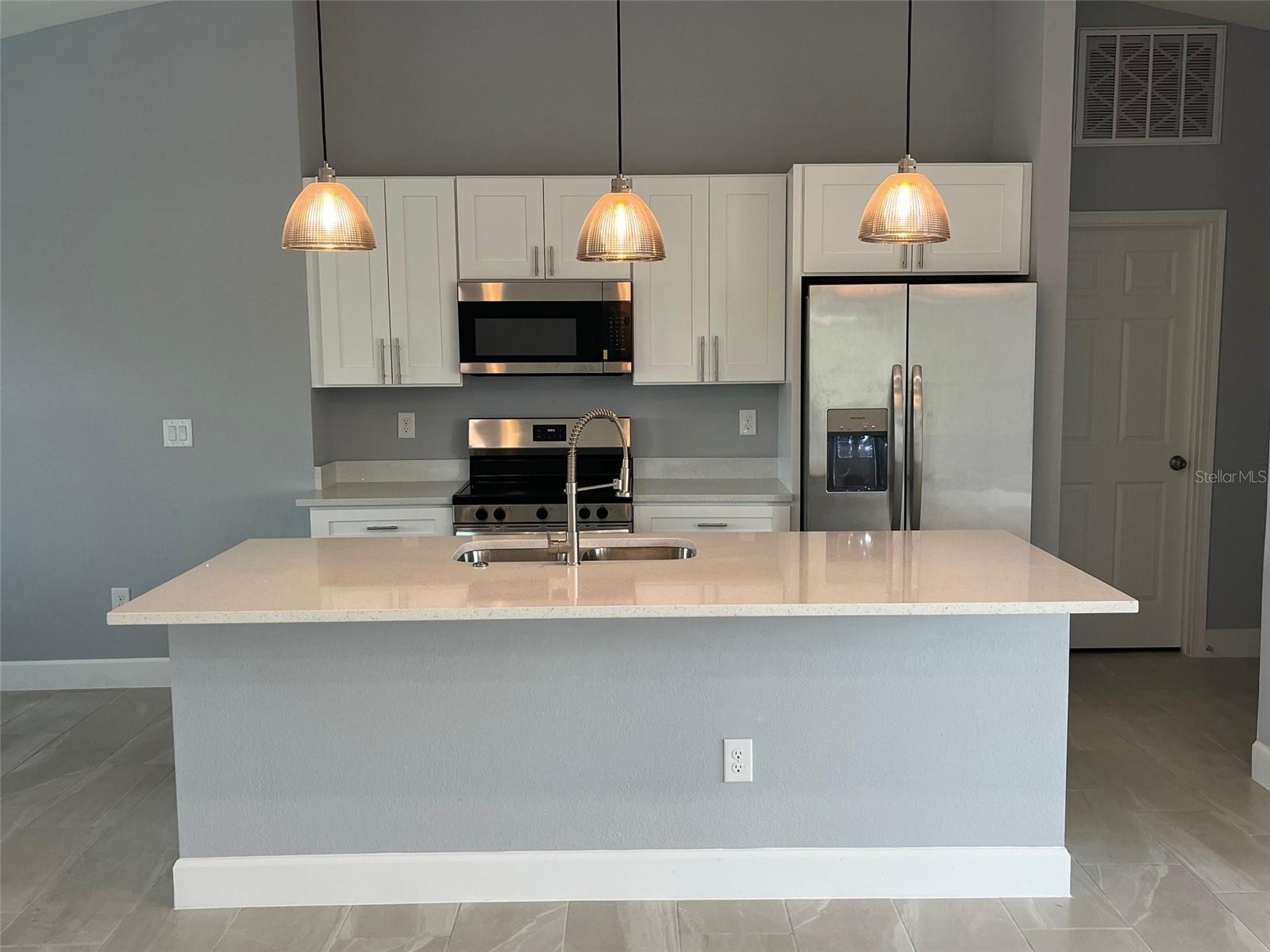 Image 5 of 16 For 13180 Amaryllis Circle