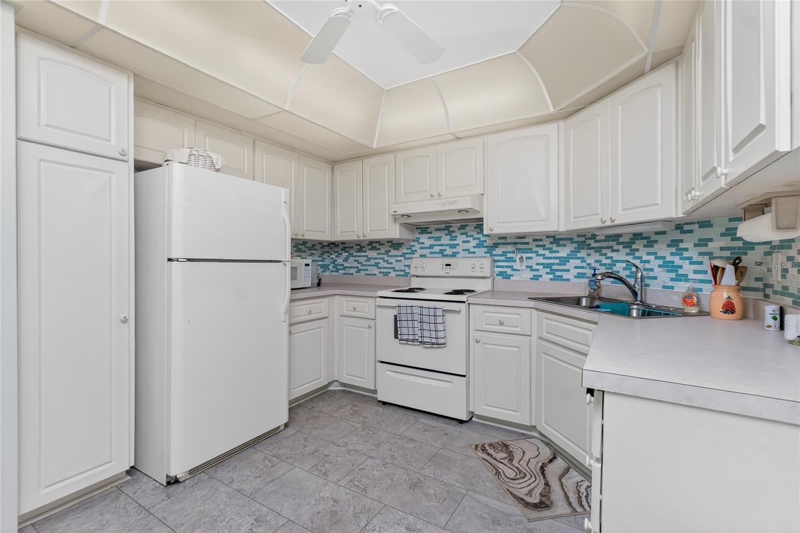 Image 15 of 55 For 207 Rubens Drive G