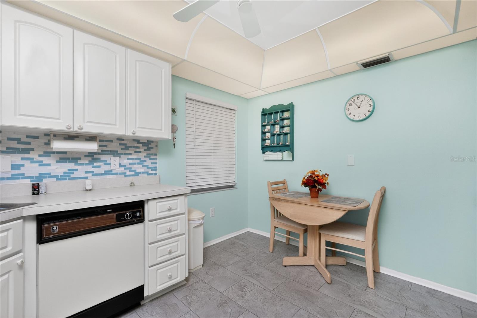 Image 18 of 55 For 207 Rubens Drive G