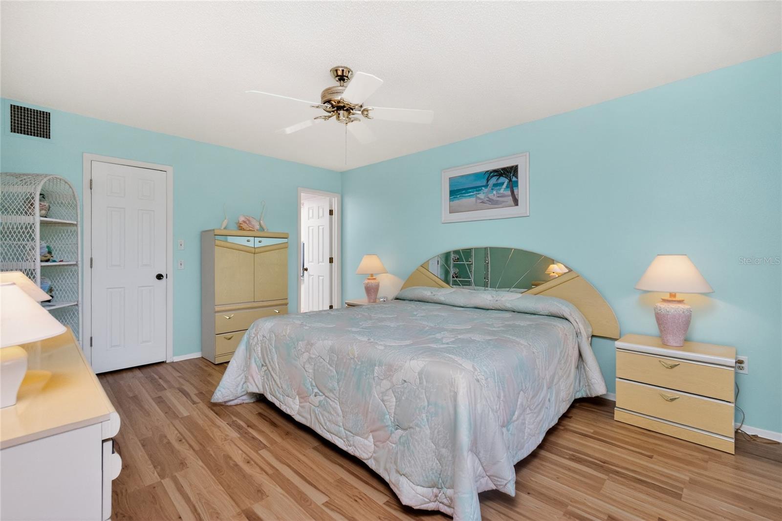 Image 21 of 55 For 207 Rubens Drive G