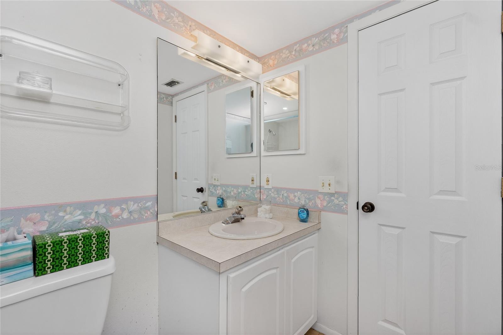 Image 24 of 55 For 207 Rubens Drive G