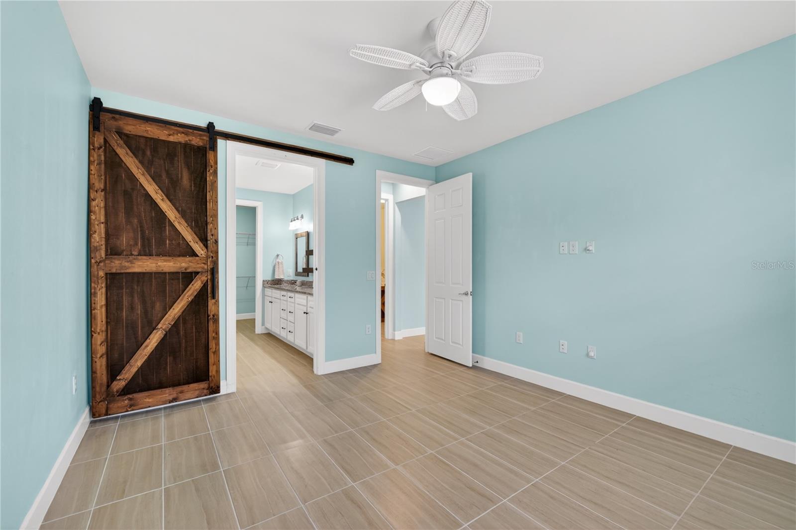 Image 21 of 68 For 2633 Daisy Drive