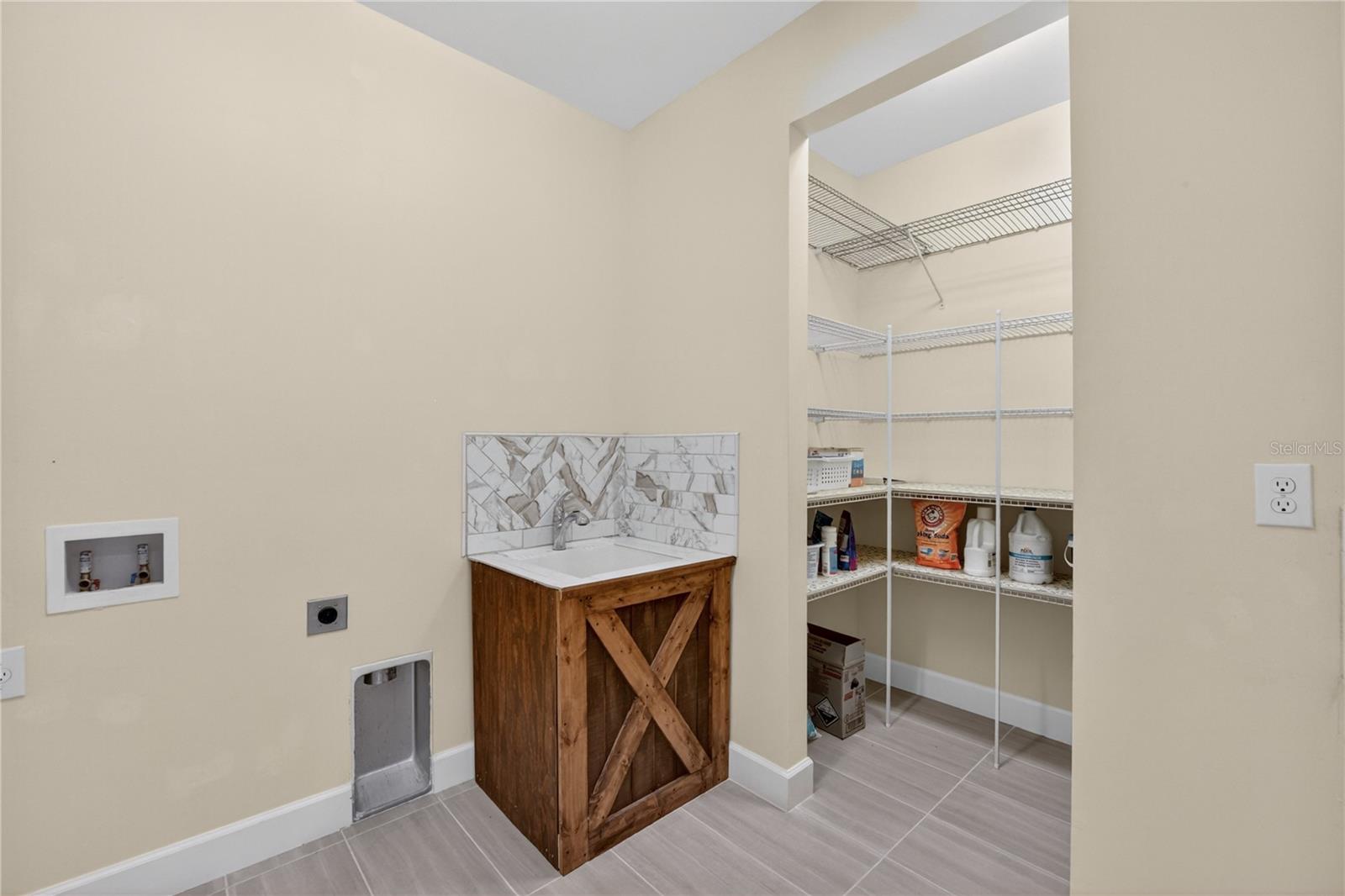 Image 25 of 68 For 2633 Daisy Drive