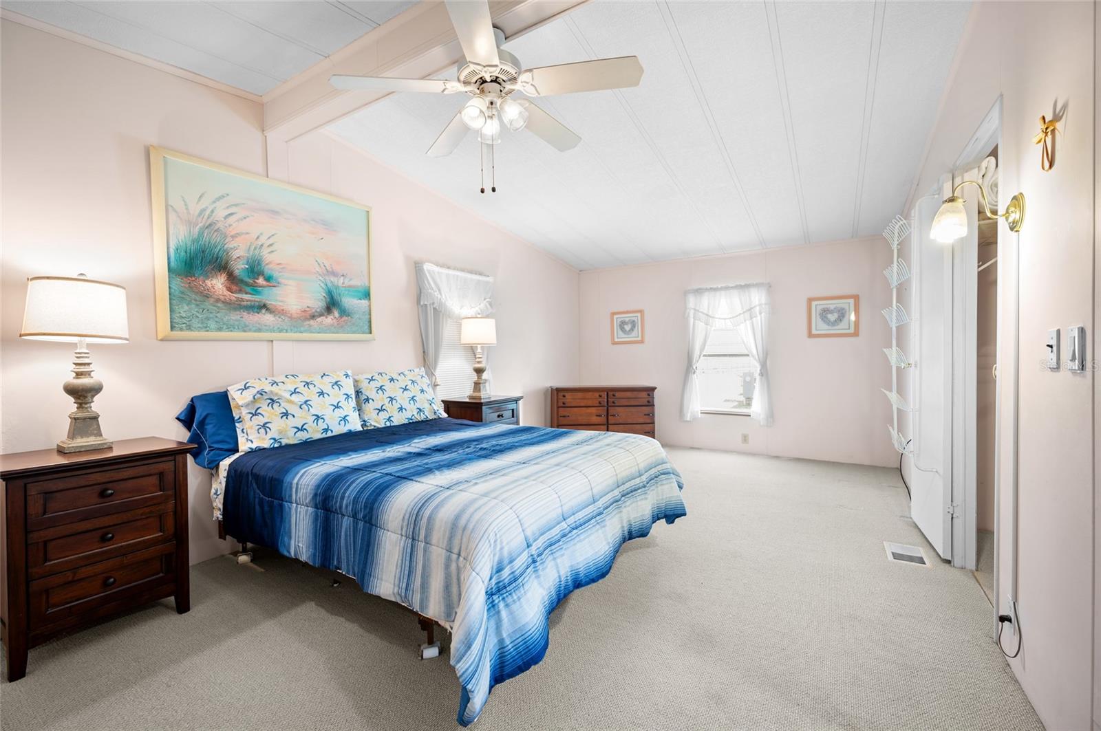 Image 19 of 45 For 6162 Redwing Avenue