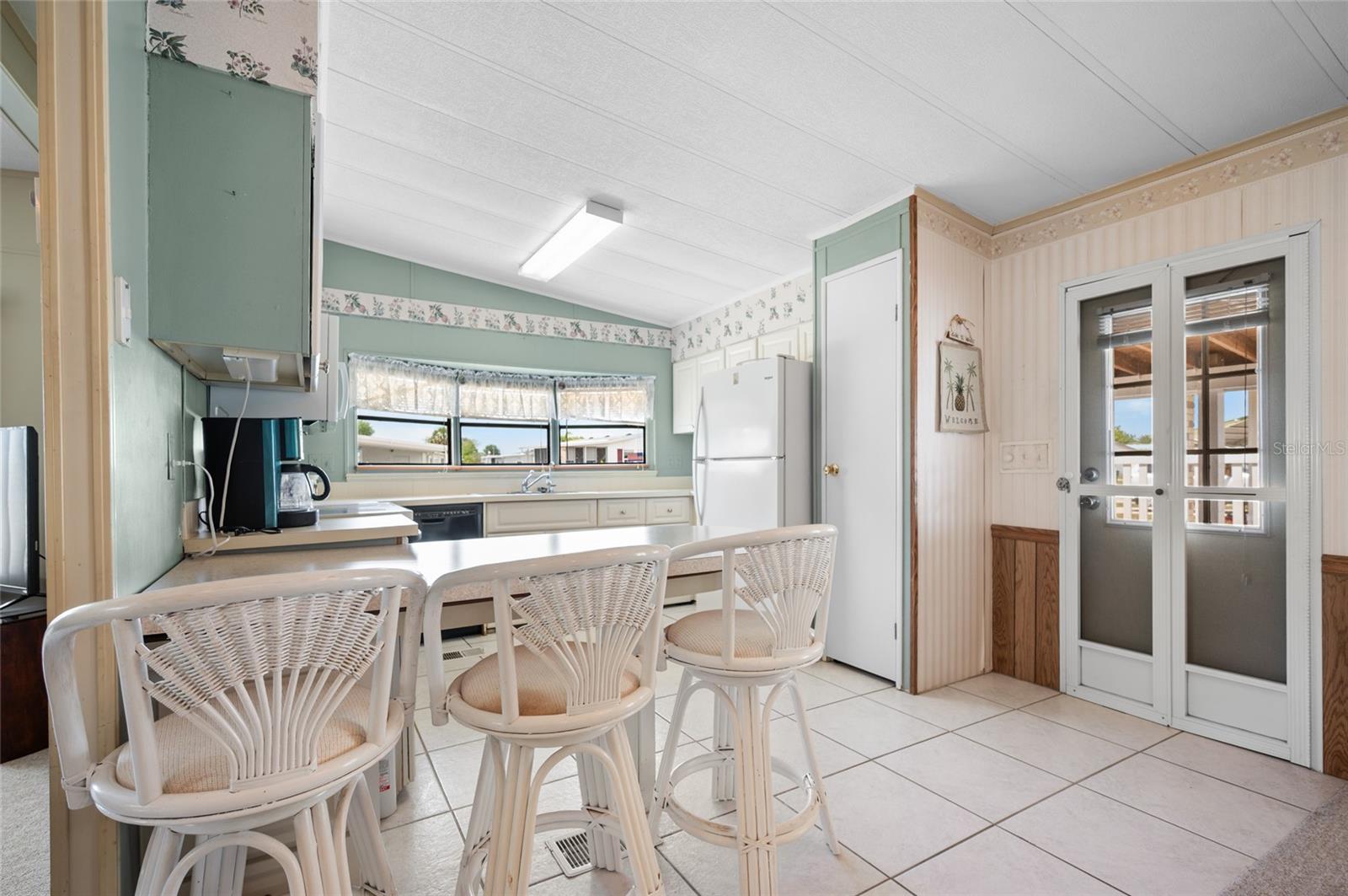 Image 4 of 45 For 6162 Redwing Avenue