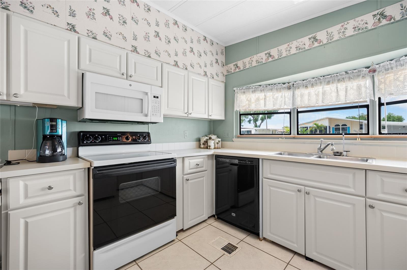 Image 7 of 45 For 6162 Redwing Avenue