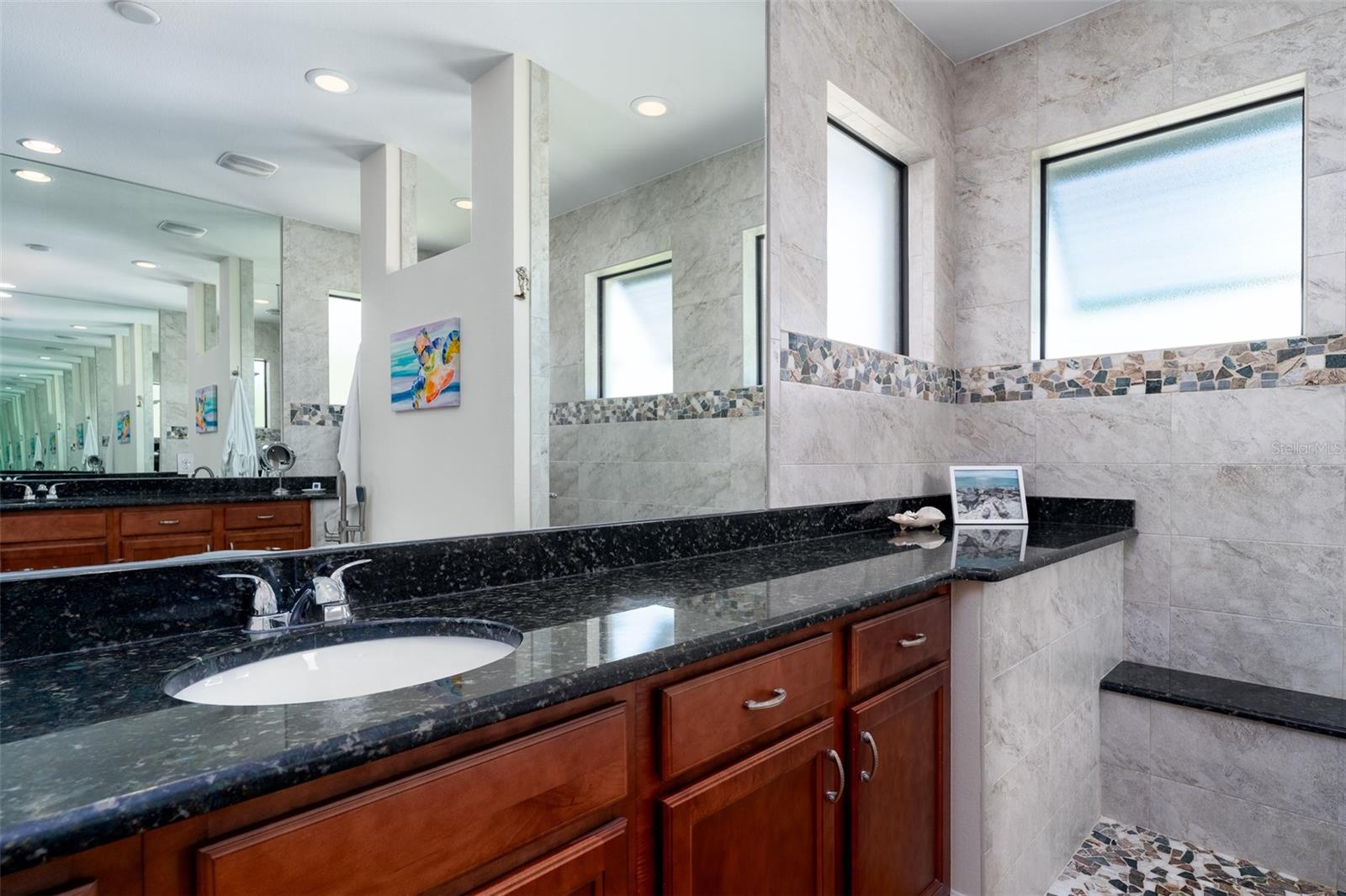 Image 27 of 54 For 15252 Chinook Way