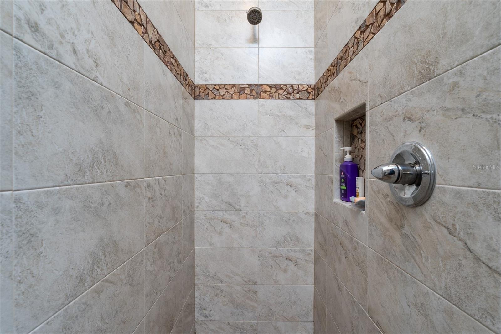 Image 31 of 54 For 15252 Chinook Way