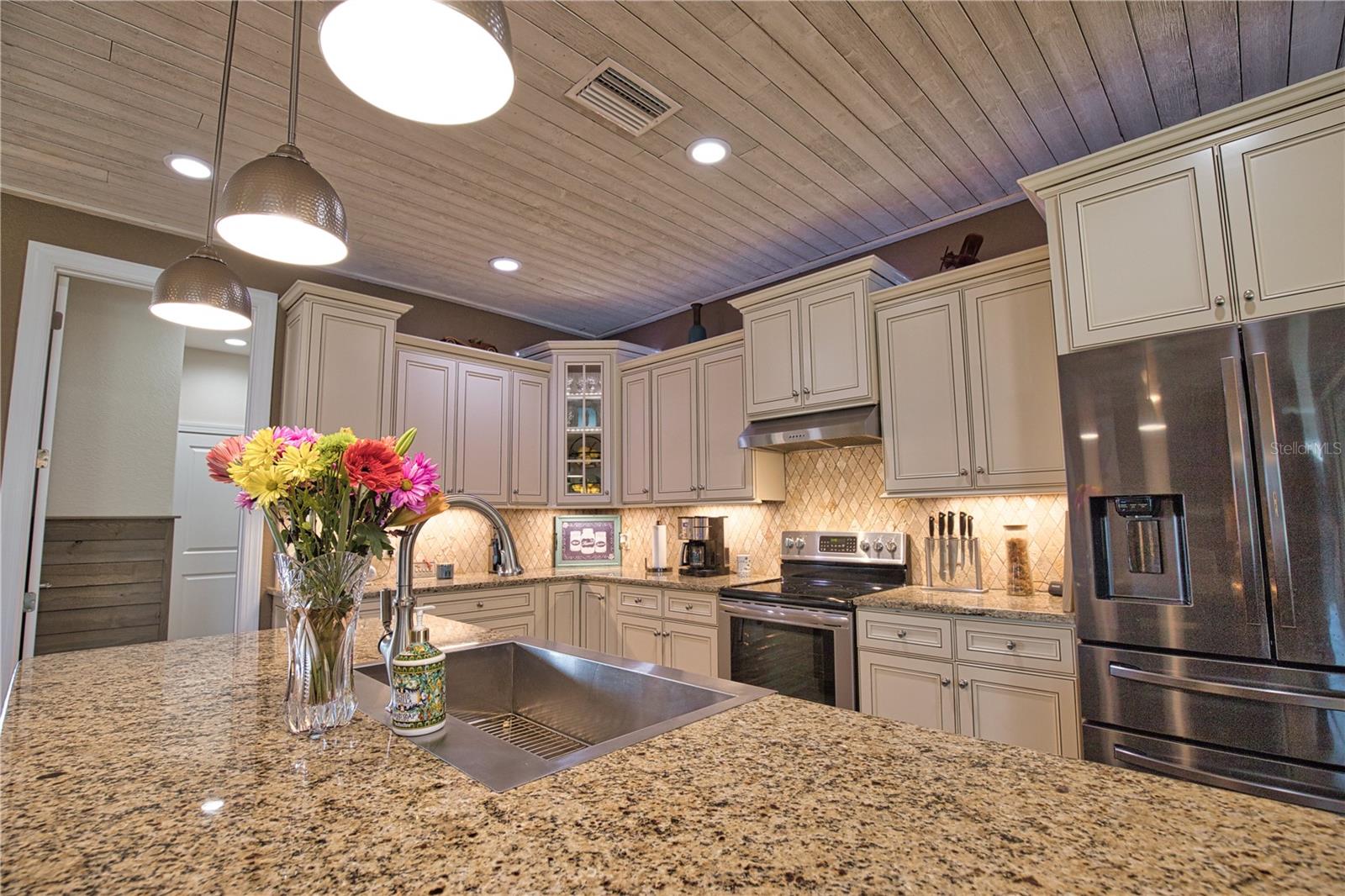 Image 25 of 95 For 39 Medalist Road