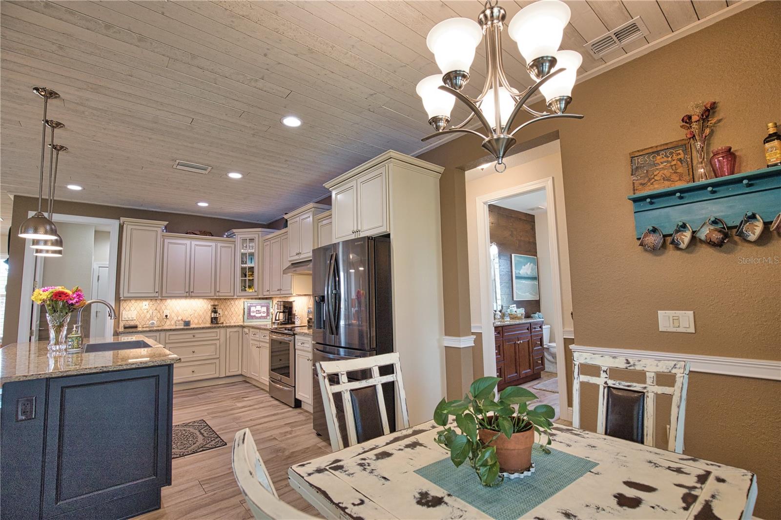 Image 36 of 95 For 39 Medalist Road