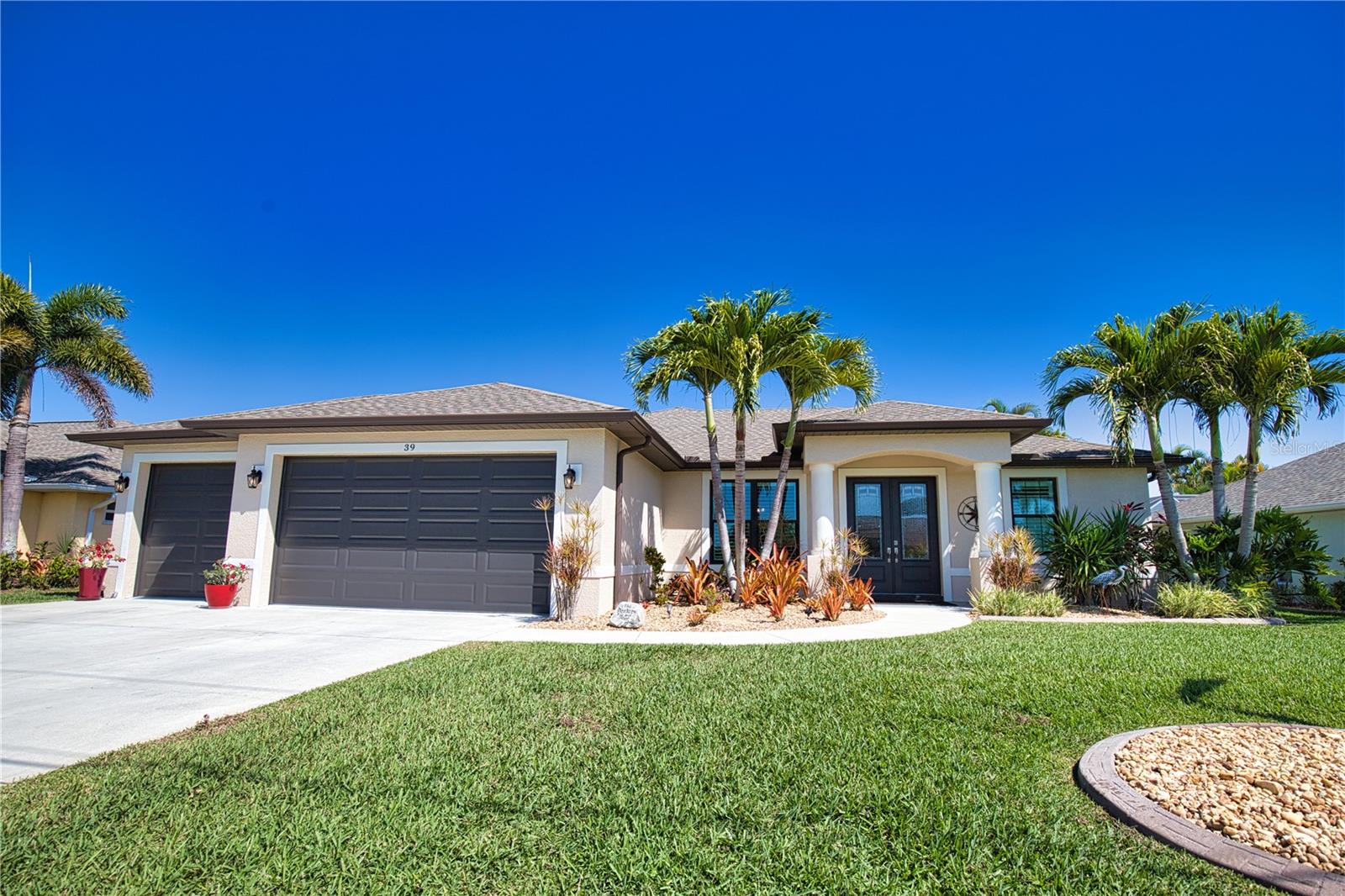 Image 5 of 95 For 39 Medalist Road