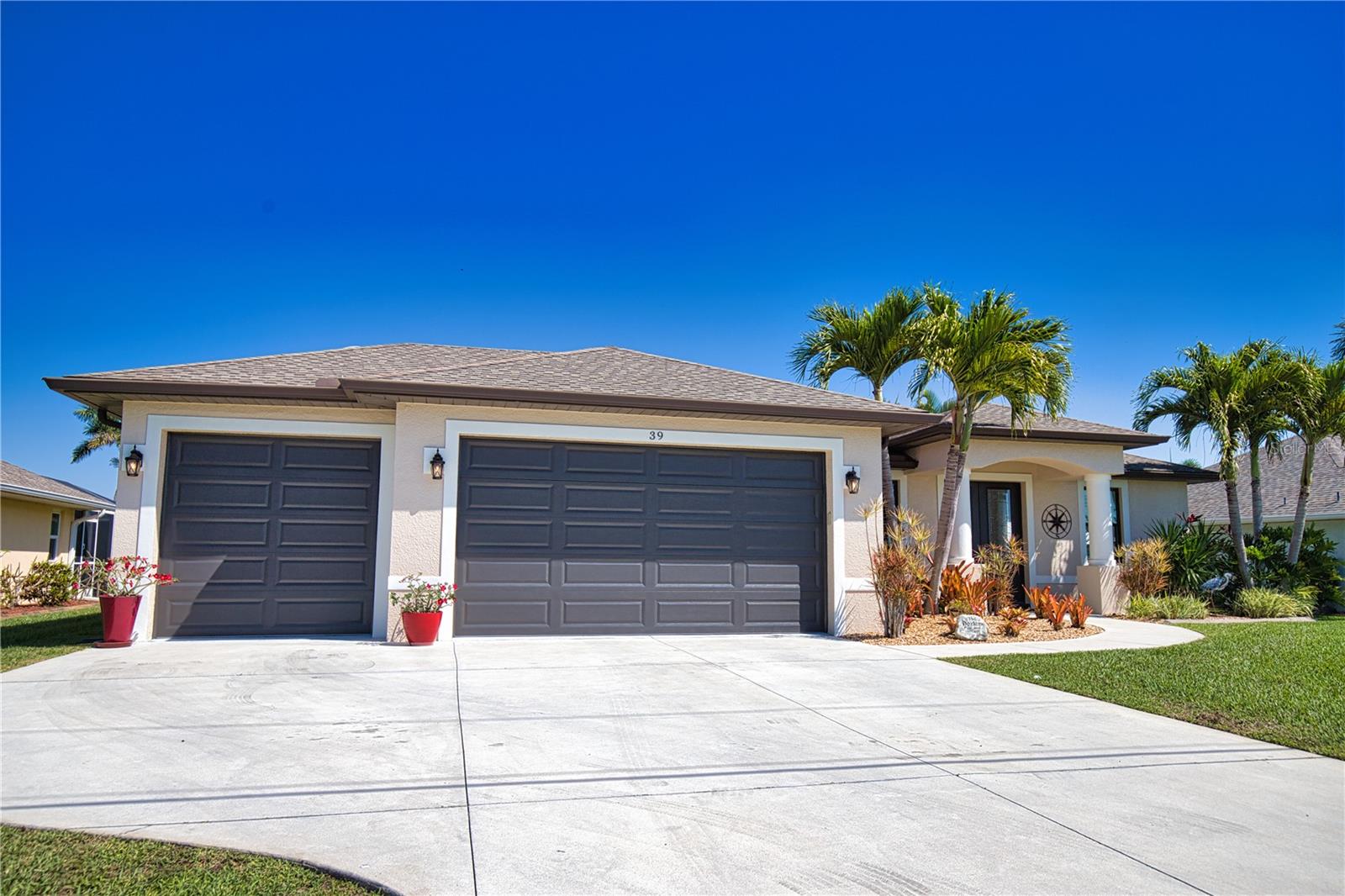 Image 7 of 95 For 39 Medalist Road