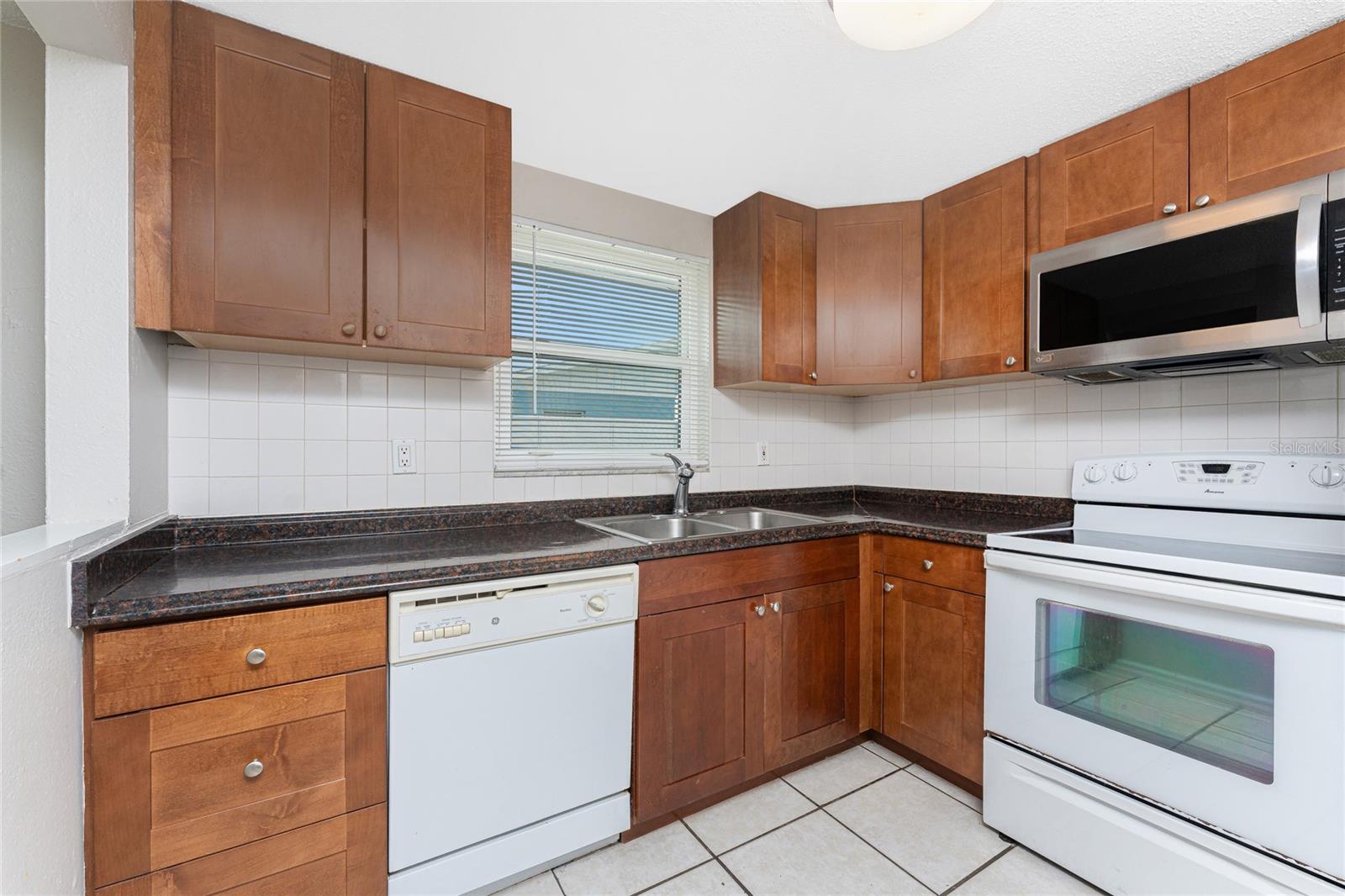 Image 15 of 43 For 1965 Louisiana Avenue