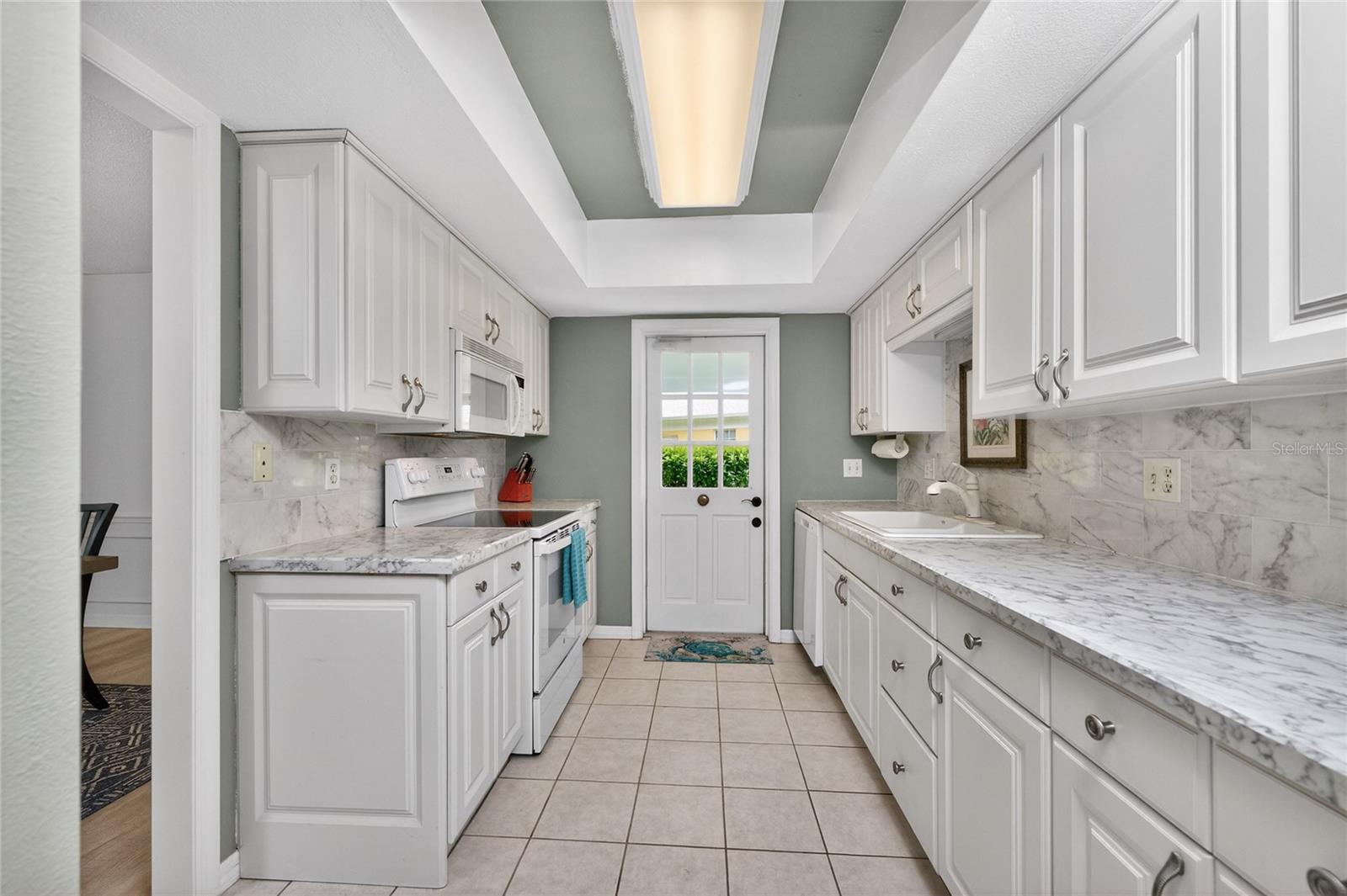 Image 14 of 77 For 4 Curacao Circle 40