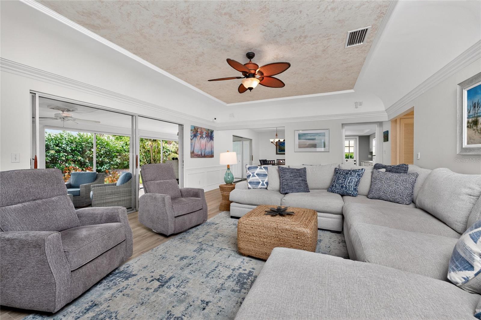 Image 9 of 77 For 4 Curacao Circle 40