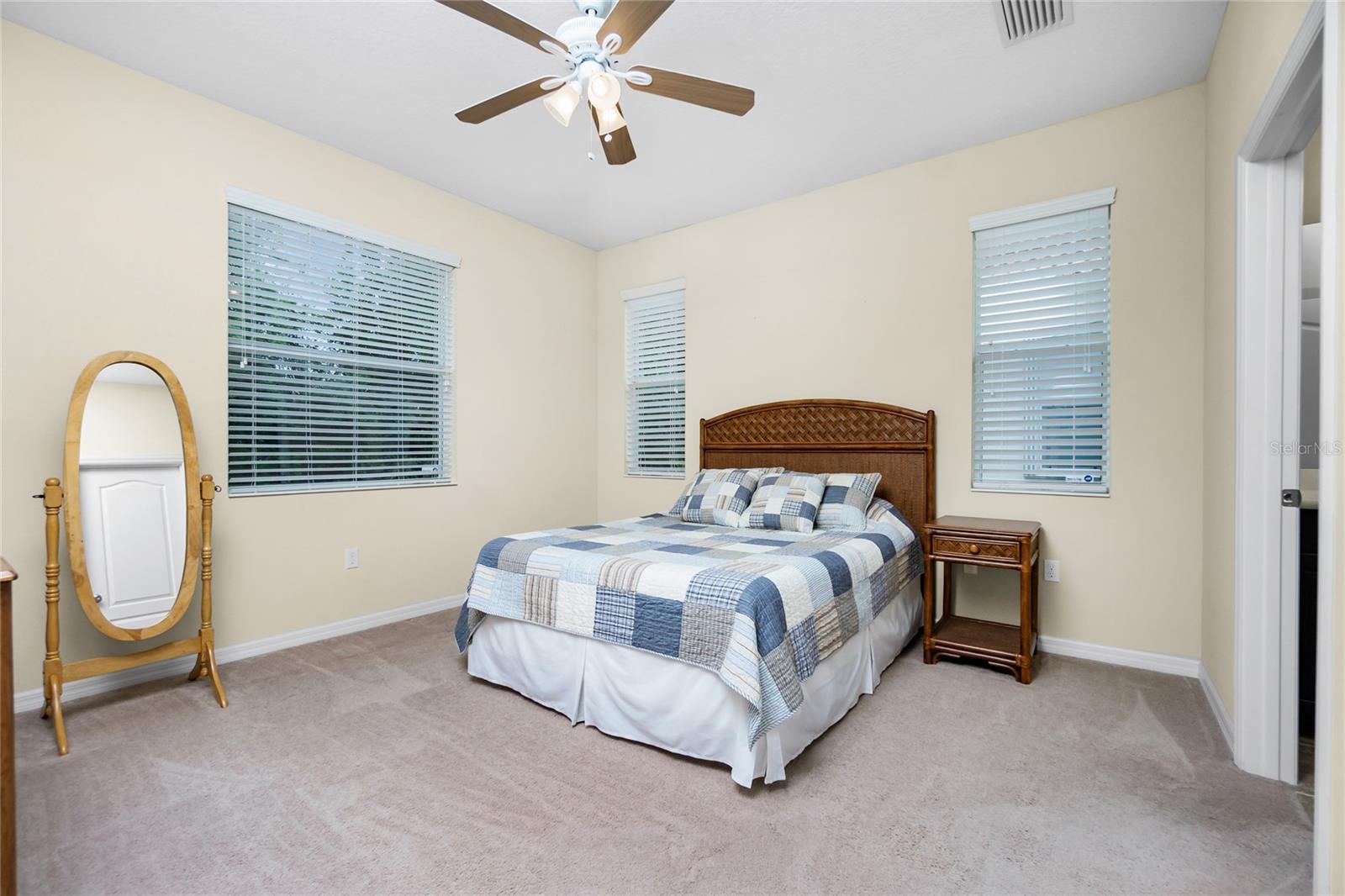 Image 16 of 51 For 10924 Lerwick Circle