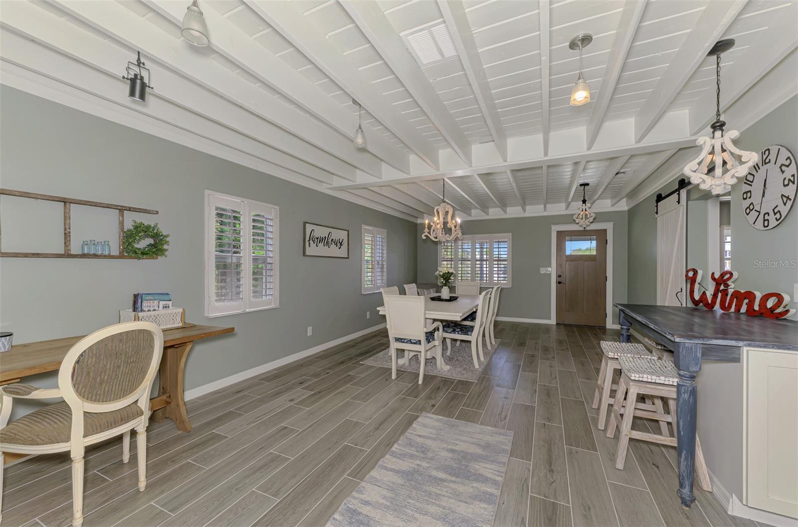 Image 11 of 90 For 351 Oak Street