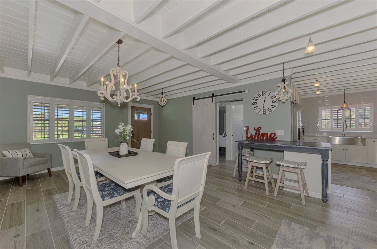 Image 12 of 90 For 351 Oak Street