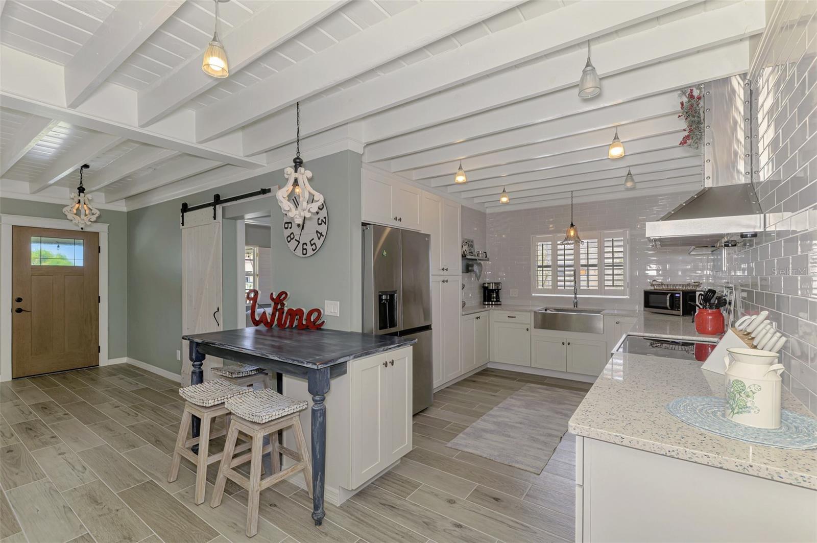 Image 18 of 90 For 351 Oak Street