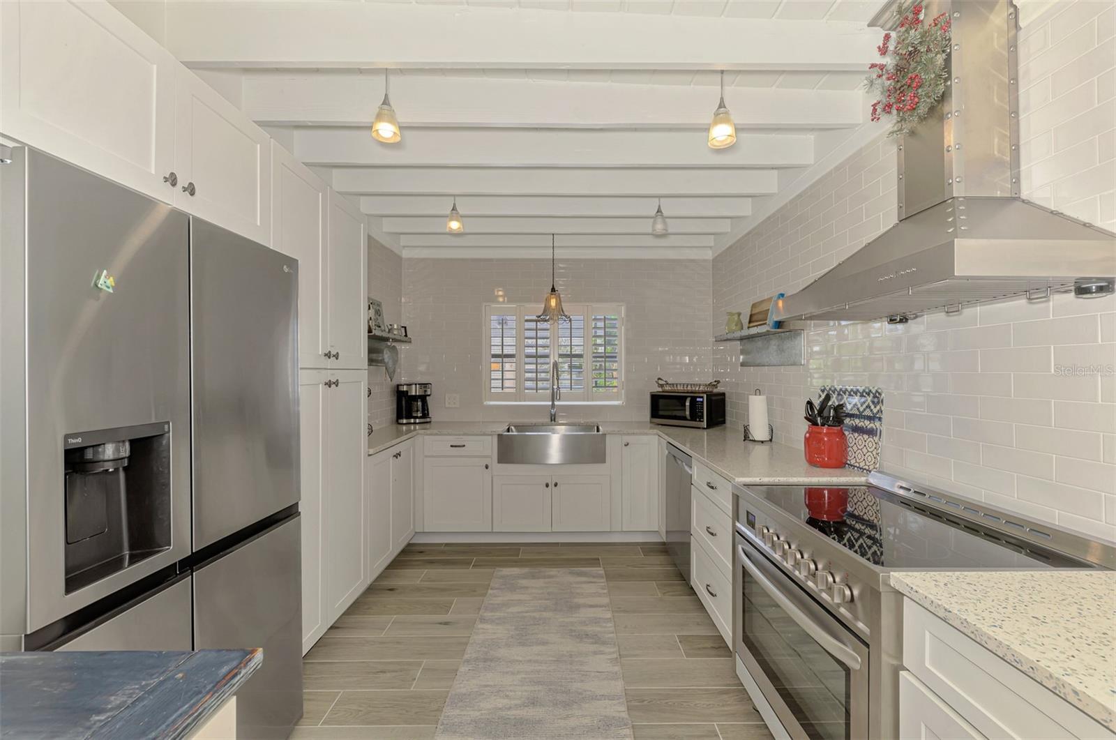 Image 21 of 90 For 351 Oak Street