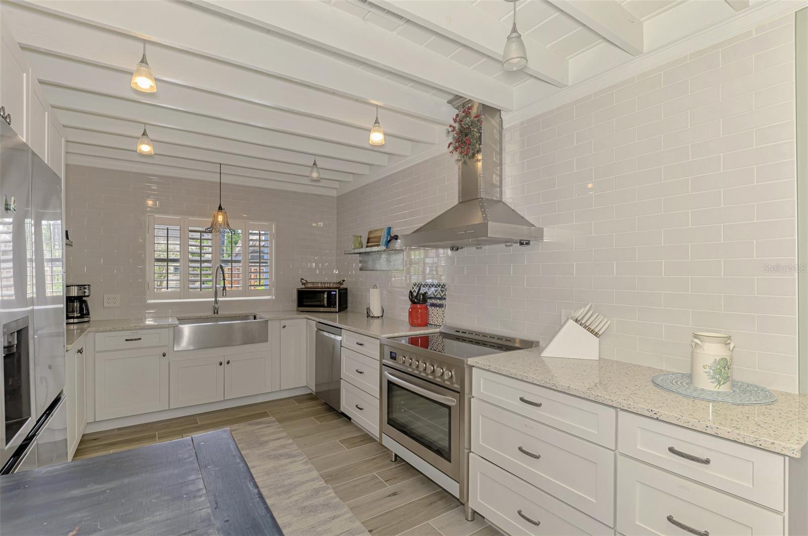 Image 23 of 90 For 351 Oak Street