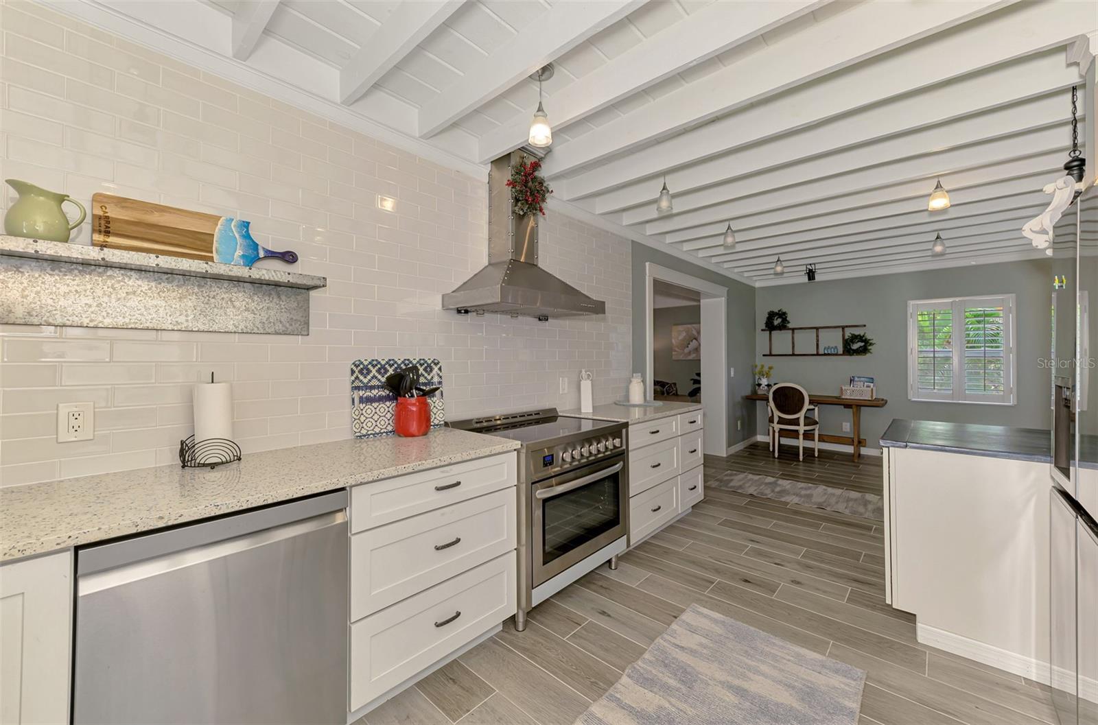 Image 25 of 90 For 351 Oak Street