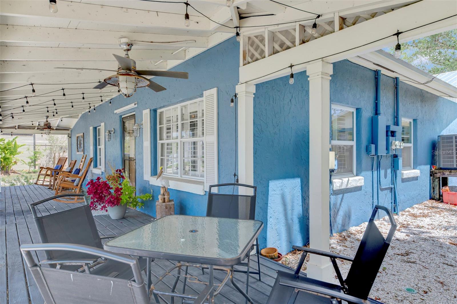 Image 3 of 90 For 351 Oak Street