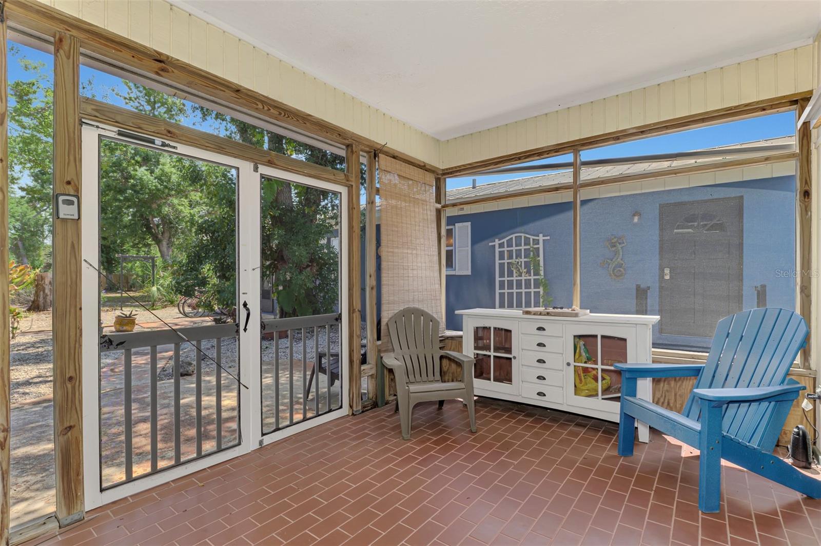 Image 34 of 90 For 351 Oak Street