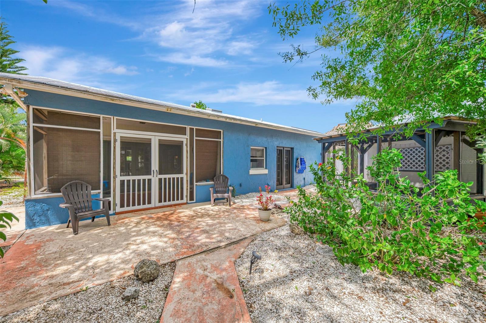 Image 46 of 90 For 351 Oak Street