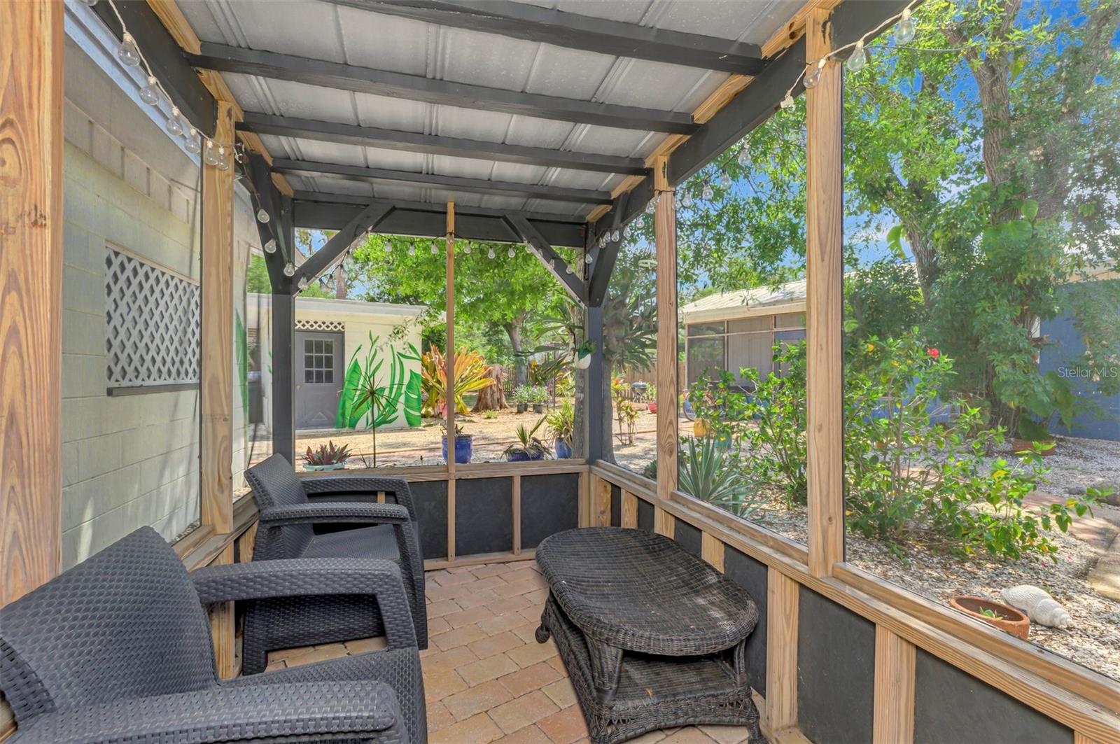 Image 50 of 90 For 351 Oak Street