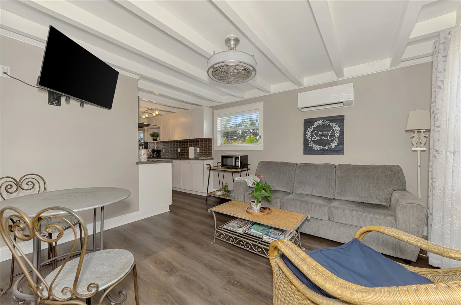 Image 51 of 90 For 351 Oak Street