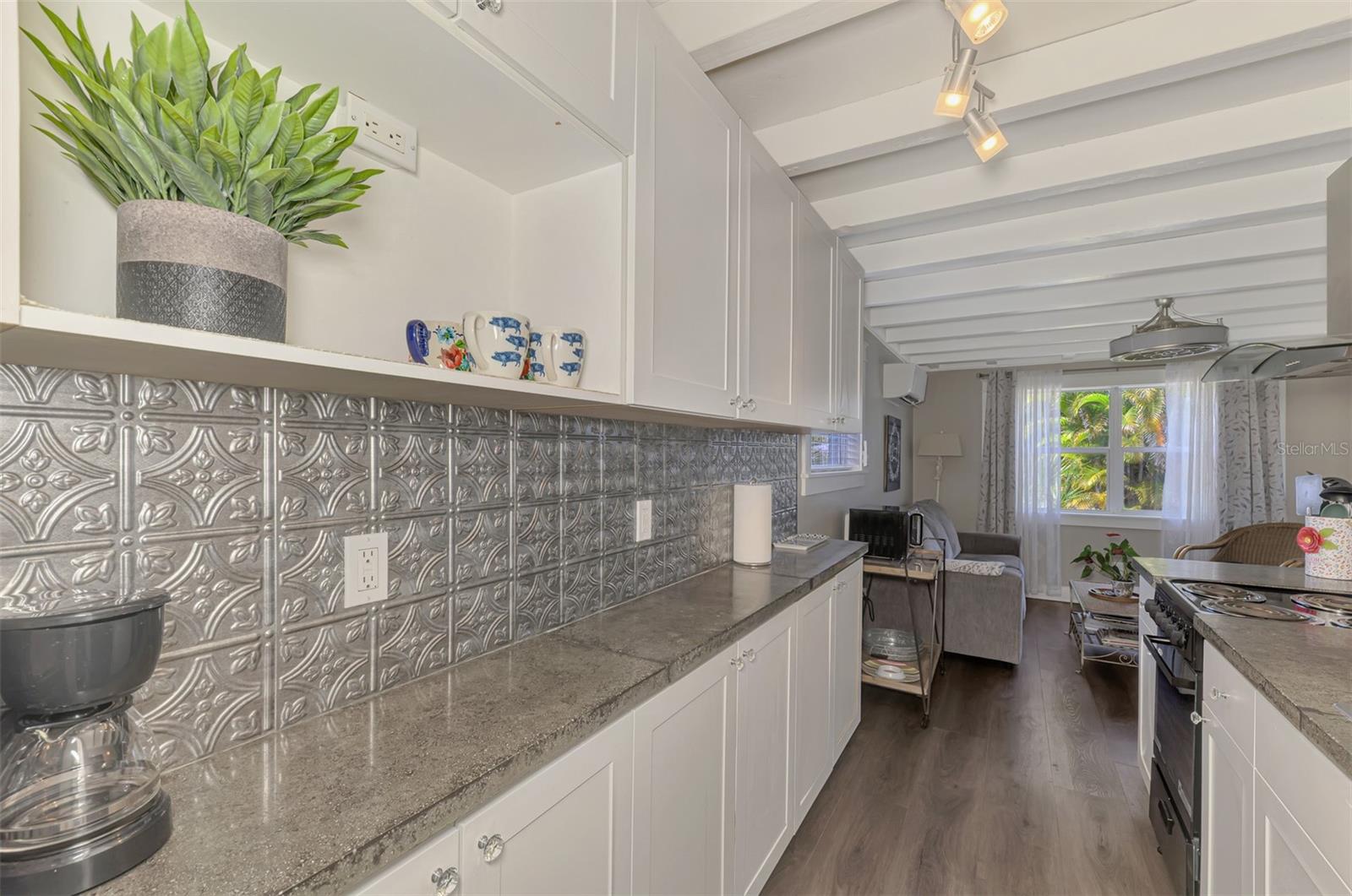 Image 53 of 90 For 351 Oak Street