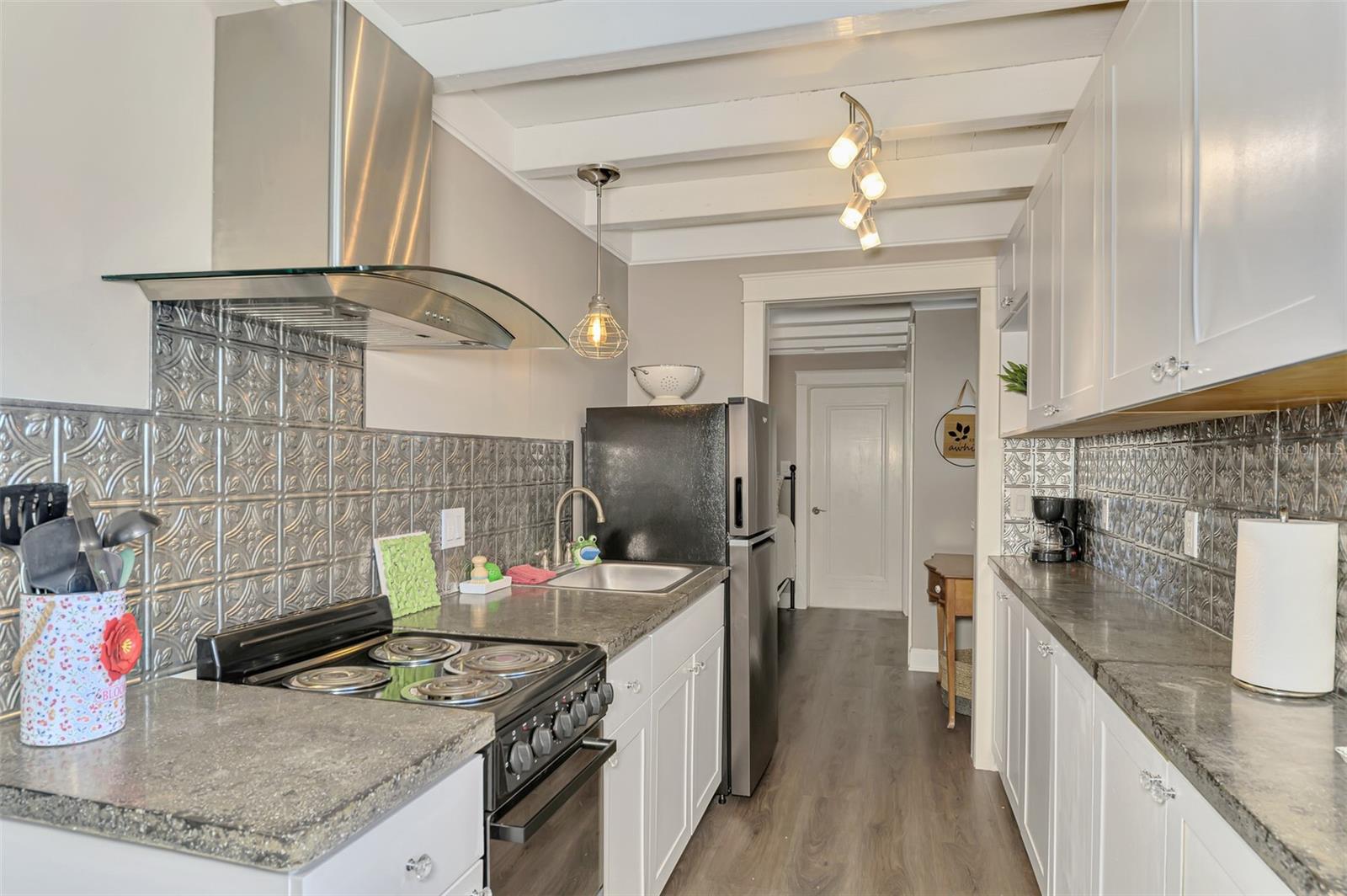 Image 56 of 90 For 351 Oak Street