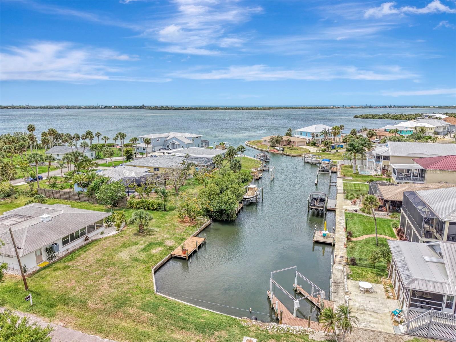 Image 6 of 90 For 351 Oak Street