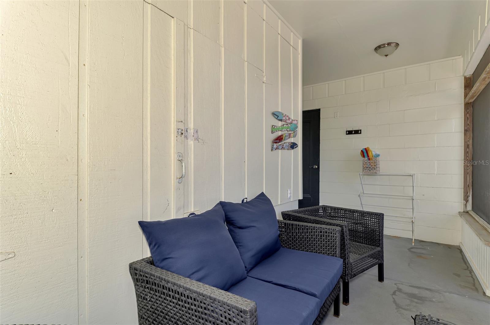 Image 62 of 90 For 351 Oak Street