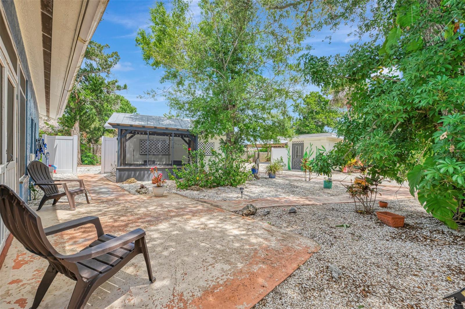 Image 64 of 90 For 351 Oak Street