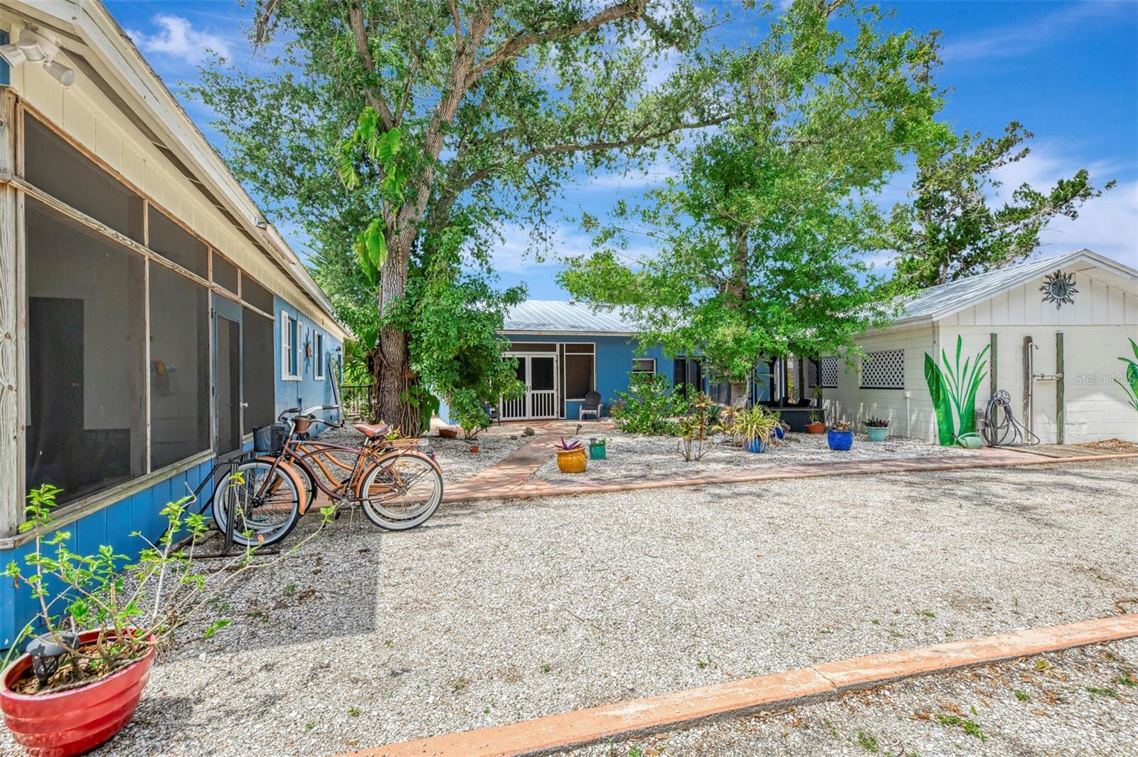 Image 66 of 90 For 351 Oak Street