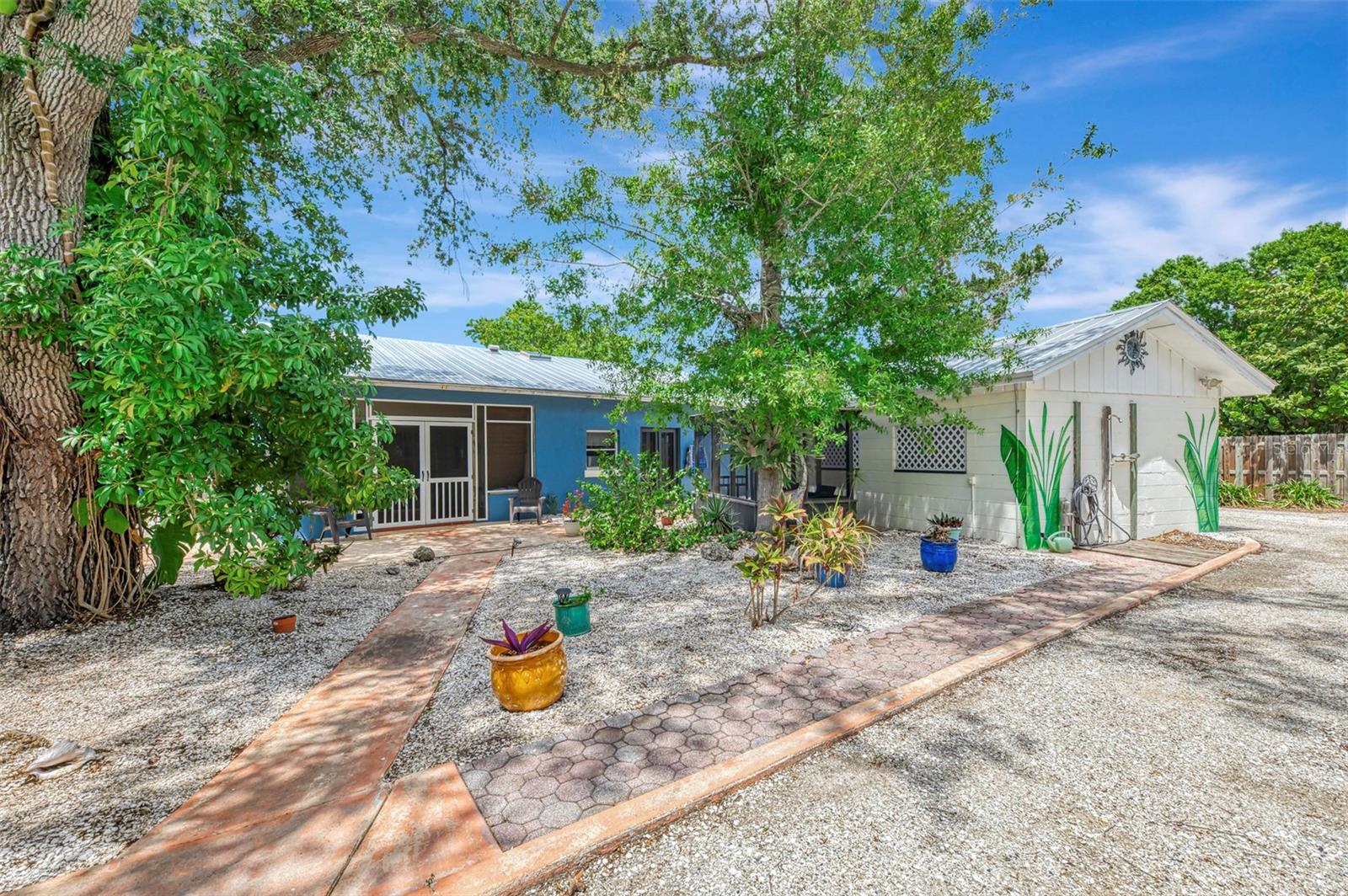 Image 68 of 90 For 351 Oak Street