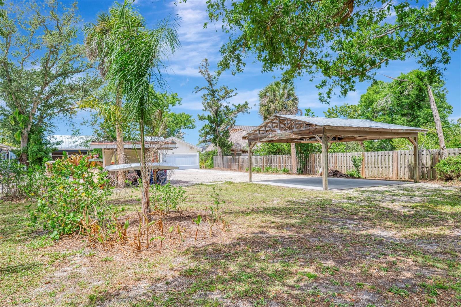 Image 72 of 90 For 351 Oak Street