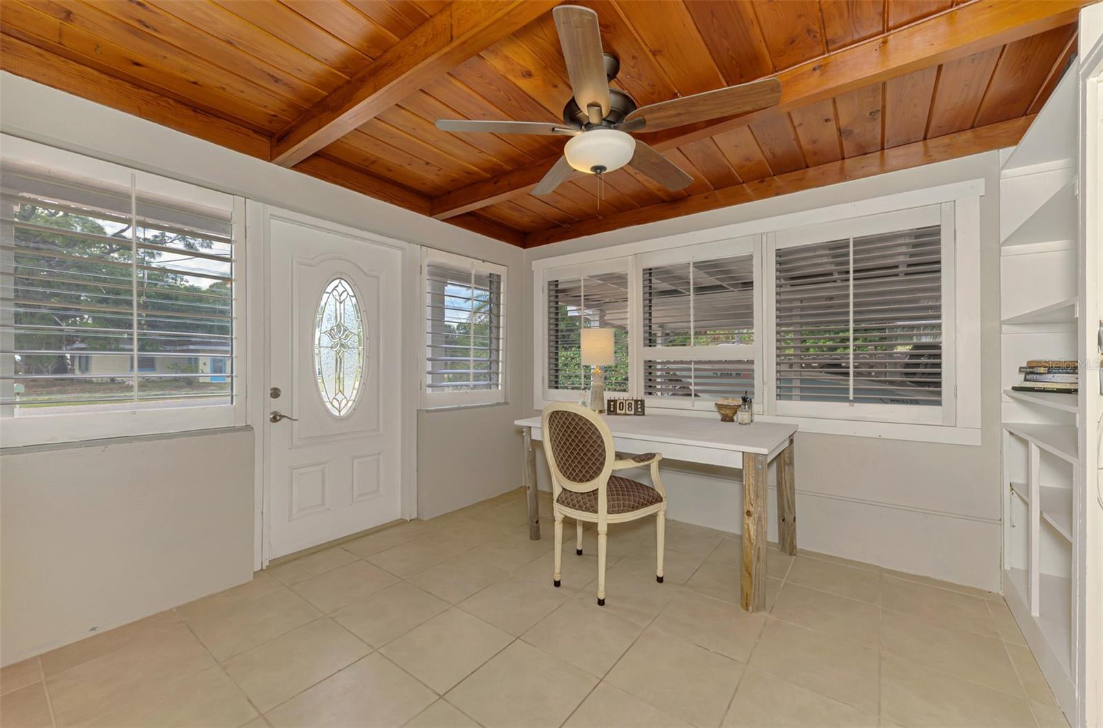 Listing photo id 22 for 71 Winson Avenue